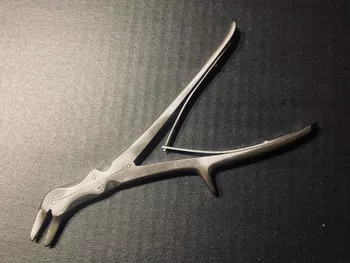 Jarit 230-246 Echlin Duckbill Rongeur, 3mm, 9"