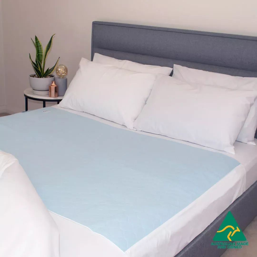 Minappi Absorbent Bed Pad Single 90x110cm 2000ml Waterproof Light Blue